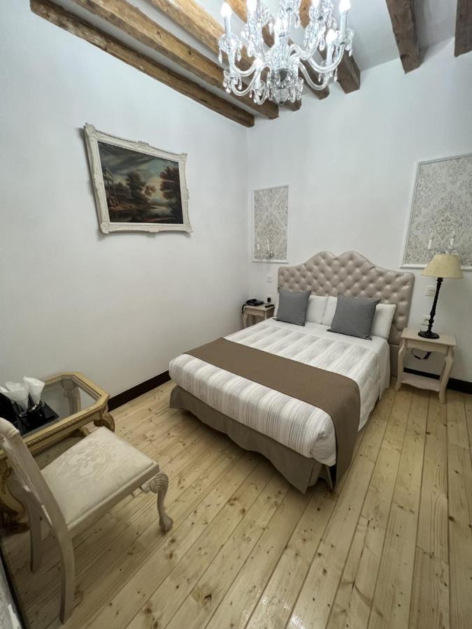 Hostal Central Palace Madryt Zewnętrze zdjęcie